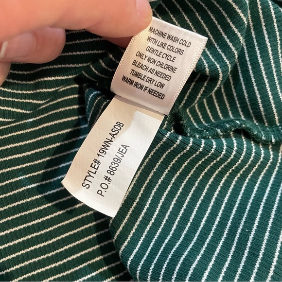 Oak & Trellis Green Henley Stripe Top Womens Medium Forest Biome Stretchy Fitted - Picture 5 of 8